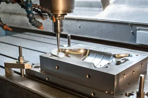مقایسه قالب سازی سنتی و CNC