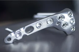 ماشینکاری CNC در تولید قطعات پزشکی