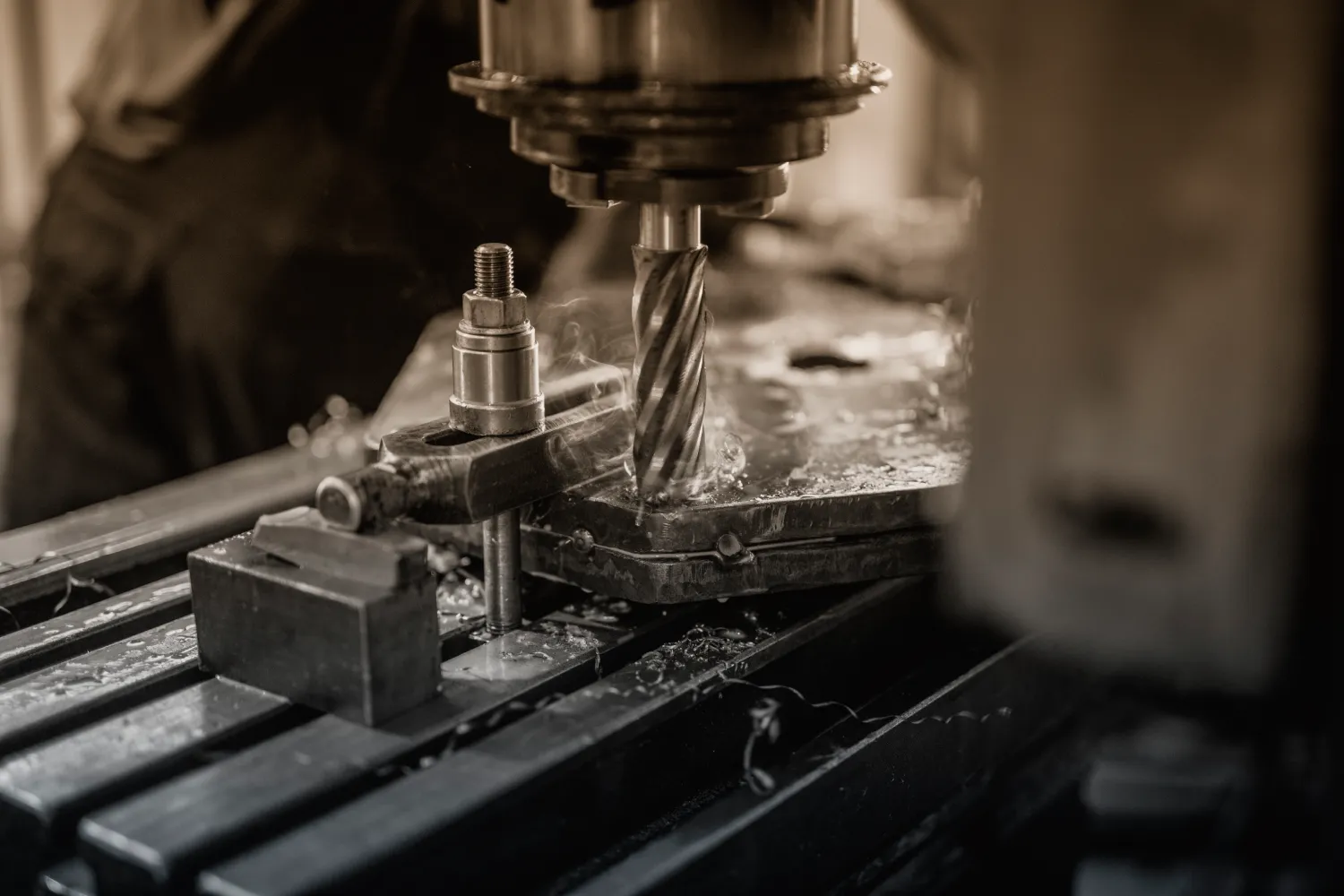 سوراخ‌کاری CNC (دریل CNC)