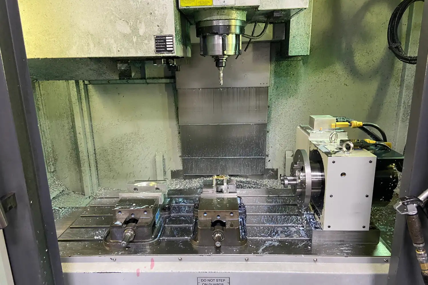 تفاوت فرز CNC عمودی و افقی