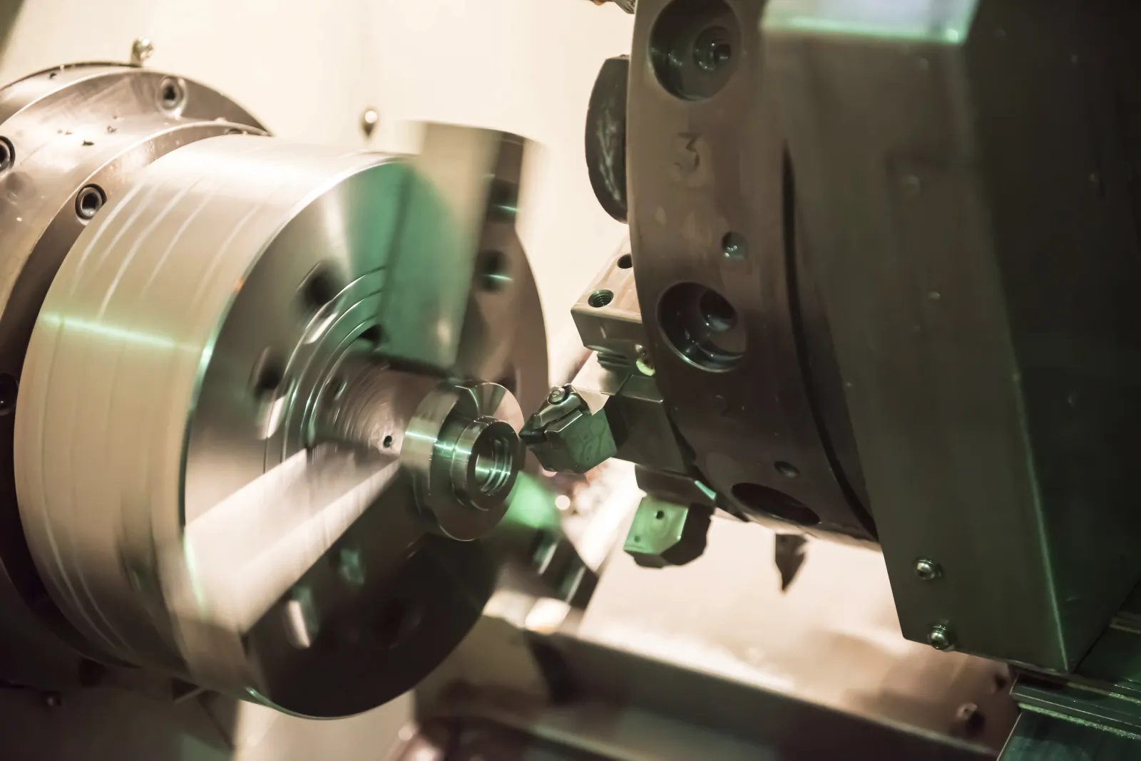 خدمات ماشین‌کاری CNC برای صنایع مختلف